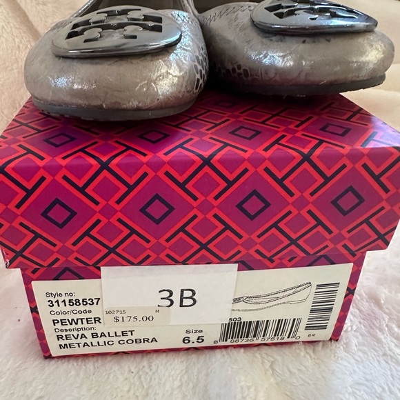 Tory Burch Silver Textured Flats - Picture 2 of 8